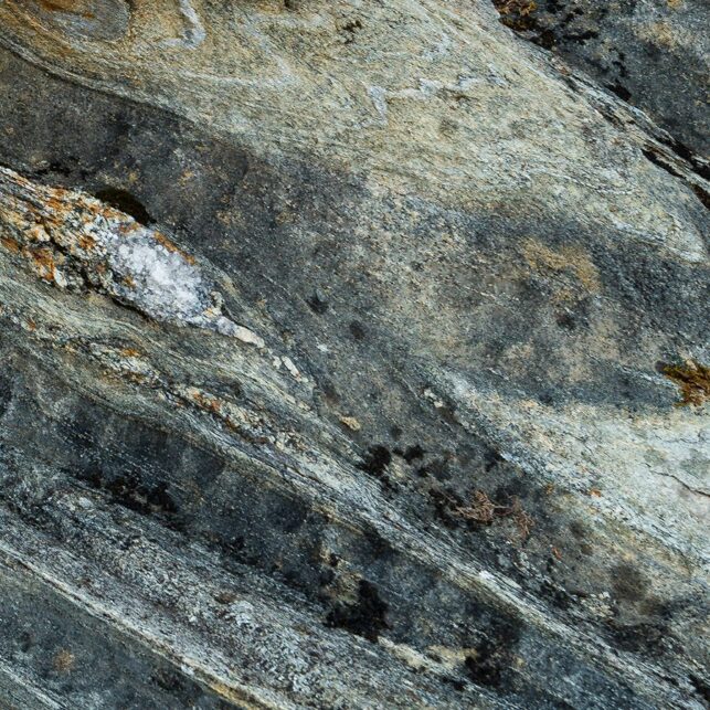 Steinformasjoner ved kysten i Salten, Nordland, fotokunst veggbilde / plakat av Erling Maartmann-Moe