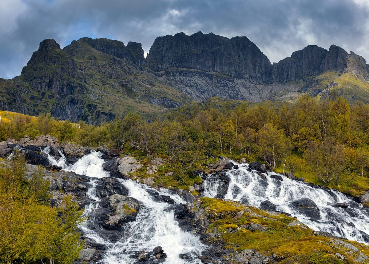 Vakre Studalselva i Lofoten., fotokunst veggbilde / plakat av Eirik Sørstrømmen
