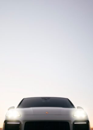 Morgenglød på en Porsche Cayenne. , fotokunst veggbilde / plakat av Kristian Aalerud