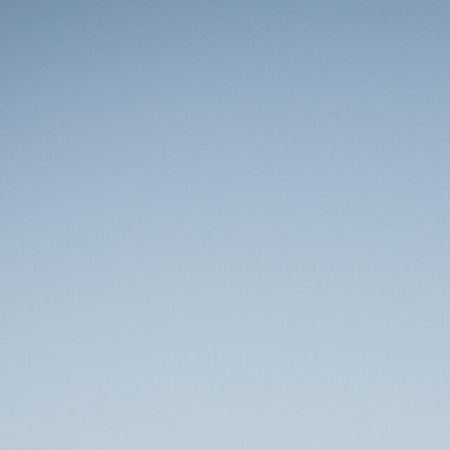 "Enige og tro inntil Dovre faller" svor Eidsvollmennene i 1814. Og høyest på Dovre troner Snøhetta med 2286 meter over havet., fotokunst veggbilde / plakat av Kjell Erik Reinhardtsen