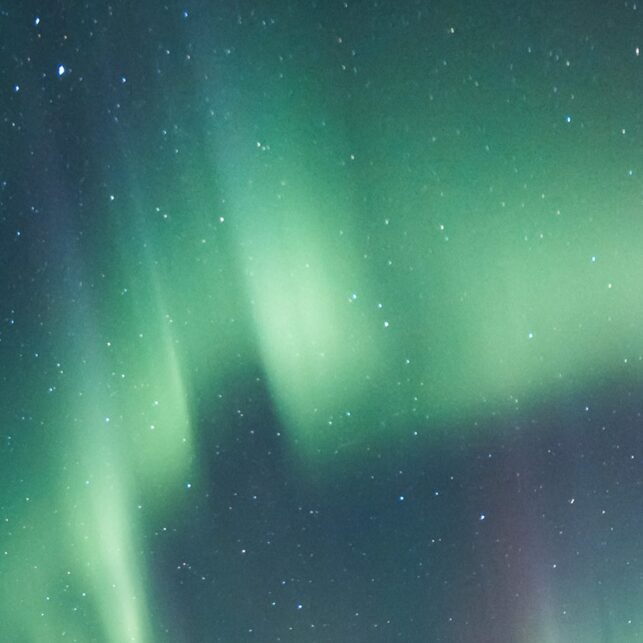 Nordlys med utsikt, fotokunst veggbilde / plakat av Kristoffer Vangen