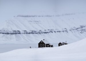 Ensom hytte på øde øy, fotokunst veggbilde / plakat av Kristoffer Vangen