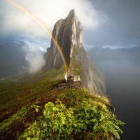 Fjell og regnbue, fotokunst veggbilde / plakat av Kristoffer Vangen