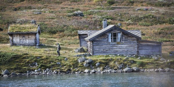 Gammel fisker ved Jo Gjende hytta, fotokunst veggbilde / plakat av Peder Aaserud Eikeland