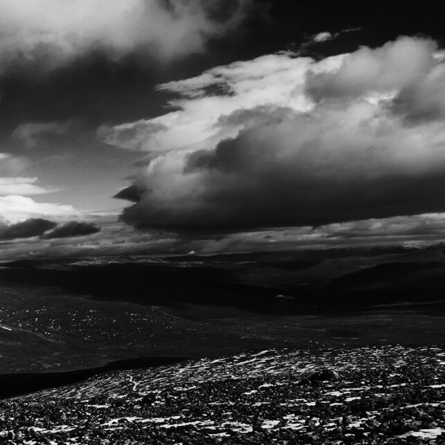 Sort-hvitt Jotunheimen panorama landskap, fotokunst veggbilde / plakat av Peder Aaserud Eikeland