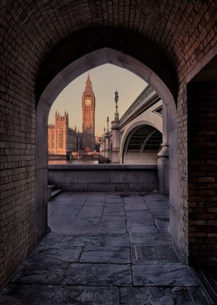 En åpning mot Big Ben og Westminster, fotokunst veggbilde / plakat av Peder Aaserud Eikeland