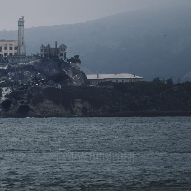 Alcatraz - Den ensomme fangevokteren, fotokunst veggbilde / plakat av Peder Aaserud Eikeland