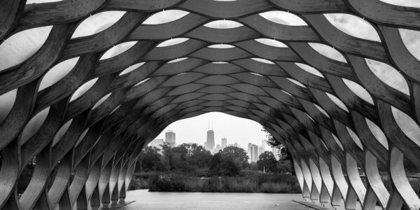 En paviljong laget i tre som står i en park i Chicago, fotokunst veggbilde / plakat av Tor Arne Hotvedt
