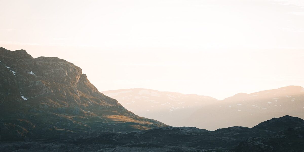 Fjell på fjell i solskinn på Haukelifjell, fotokunst veggbilde / plakat av Tor Arne Hotvedt