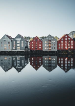 Bakklandet, Trondheims gamleby, fotokunst veggbilde / plakat av Tor Arne Hotvedt