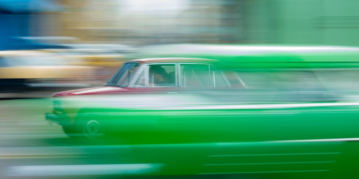 Racerbil i Havana, fotokunst veggbilde / plakat av Terje Kolaas