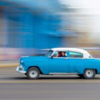Blå chevrolet i Havana, fotokunst veggbilde / plakat av Terje Kolaas