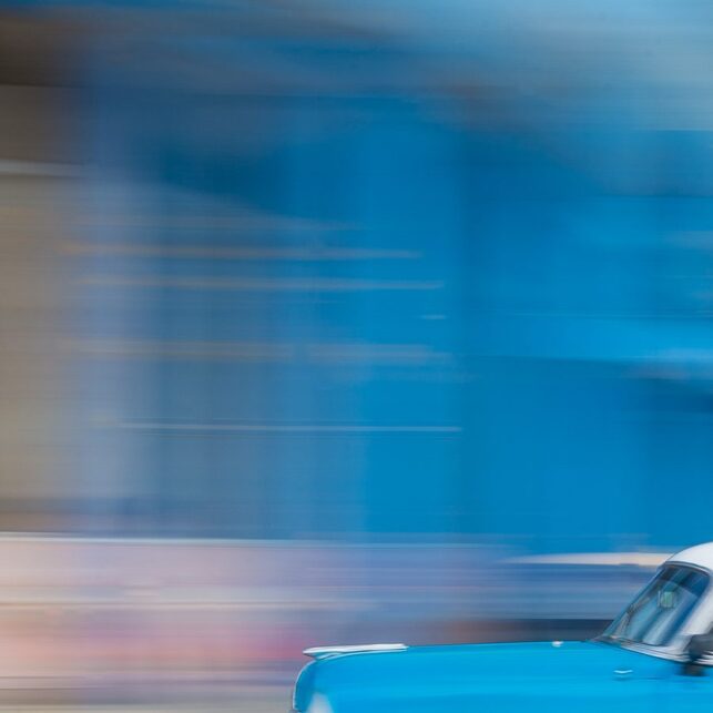 Blå chevrolet i Havana, fotokunst veggbilde / plakat av Terje Kolaas