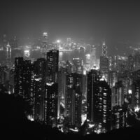 Oversiktsbilde av Hong Kong by i sorthvitt, fotokunst veggbilde / plakat av Tom Erik Smedal