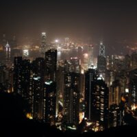 Oversiktsbilde av Hong Kong by i farger, fotokunst veggbilde / plakat av Tom Erik Smedal