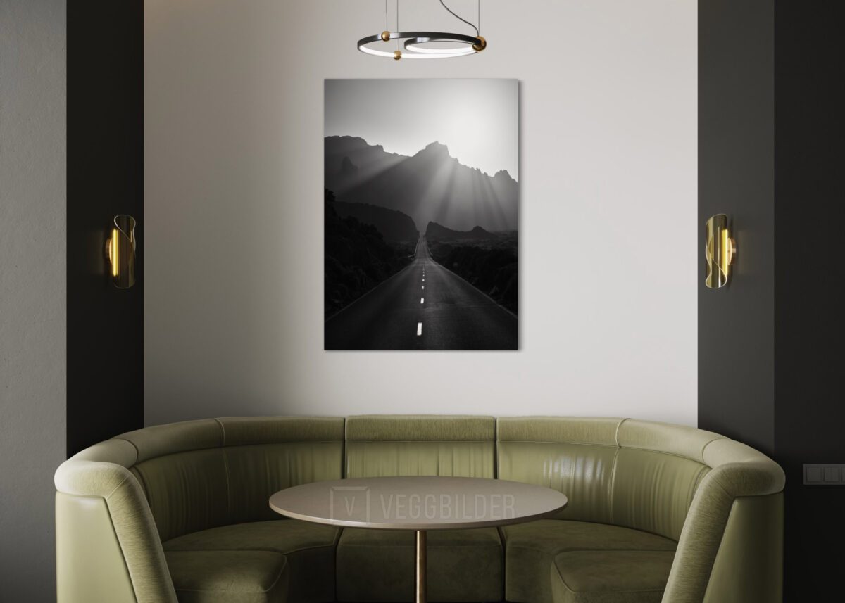 Vei og fjell i svart-hvitt, fotokunst veggbilde / plakat av Kristoffer Vangen
